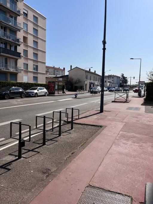 Appartamento Le Pressense Vénissieux Esterno foto